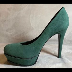 Pour La Victoire Green Suede Pumps US Size 7